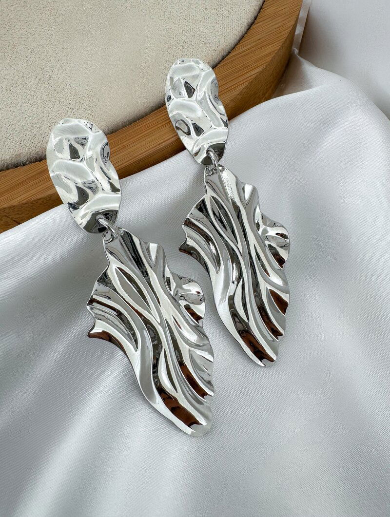 Brinco Folheado a Ouro 18k e Prata Duplo Orgânico Martelado