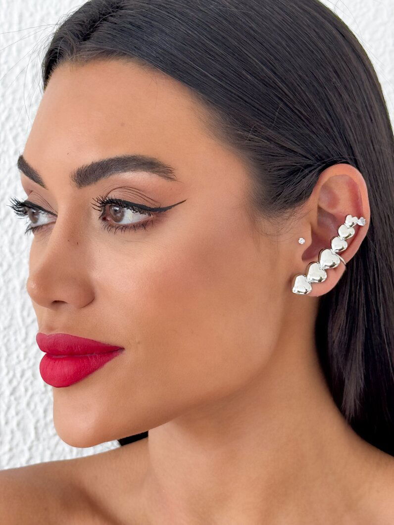 Brinco Folheado a Ouro 18k e Prata Ear Cuff Com Corações Lisos