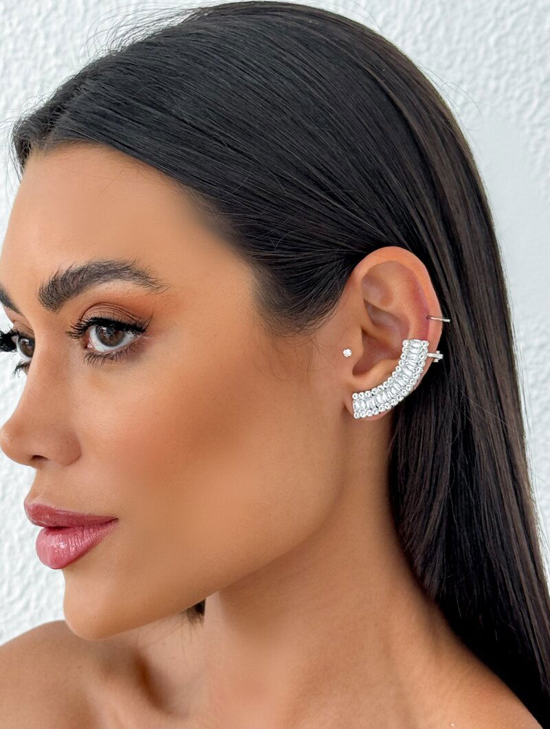 Brinco Folheado a Ouro 18k e Prata Ear Cuff com Zircônias e Navetes Cristais