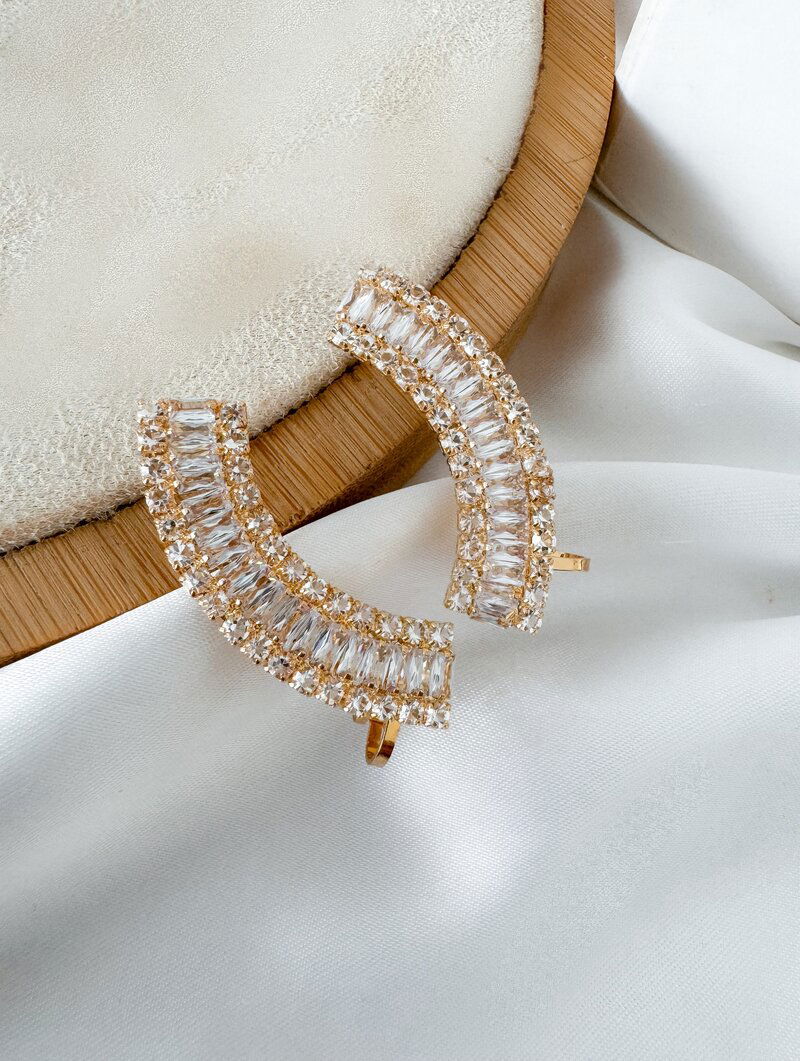 Brinco Folheado a Ouro 18k e Prata Ear Cuff com Zircônias e Navetes Cristais