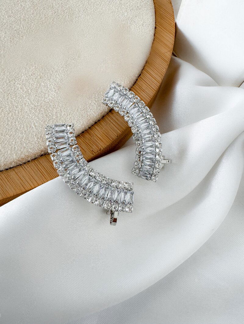 Brinco Folheado a Ouro 18k e Prata Ear Cuff com Zircônias e Navetes Cristais