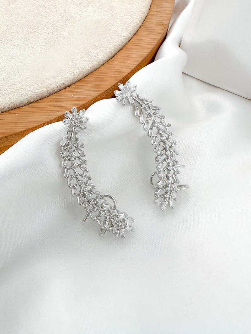 Brinco Folheado a Ouro 18k e Prata Ear Cuff Escamas Cravejadas
