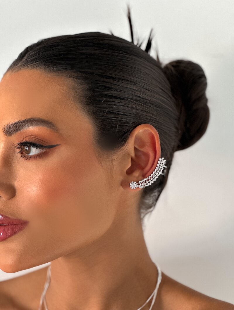 Brinco Folheado a Ouro 18k e Prata Ear Cuff Escamas Cravejadas