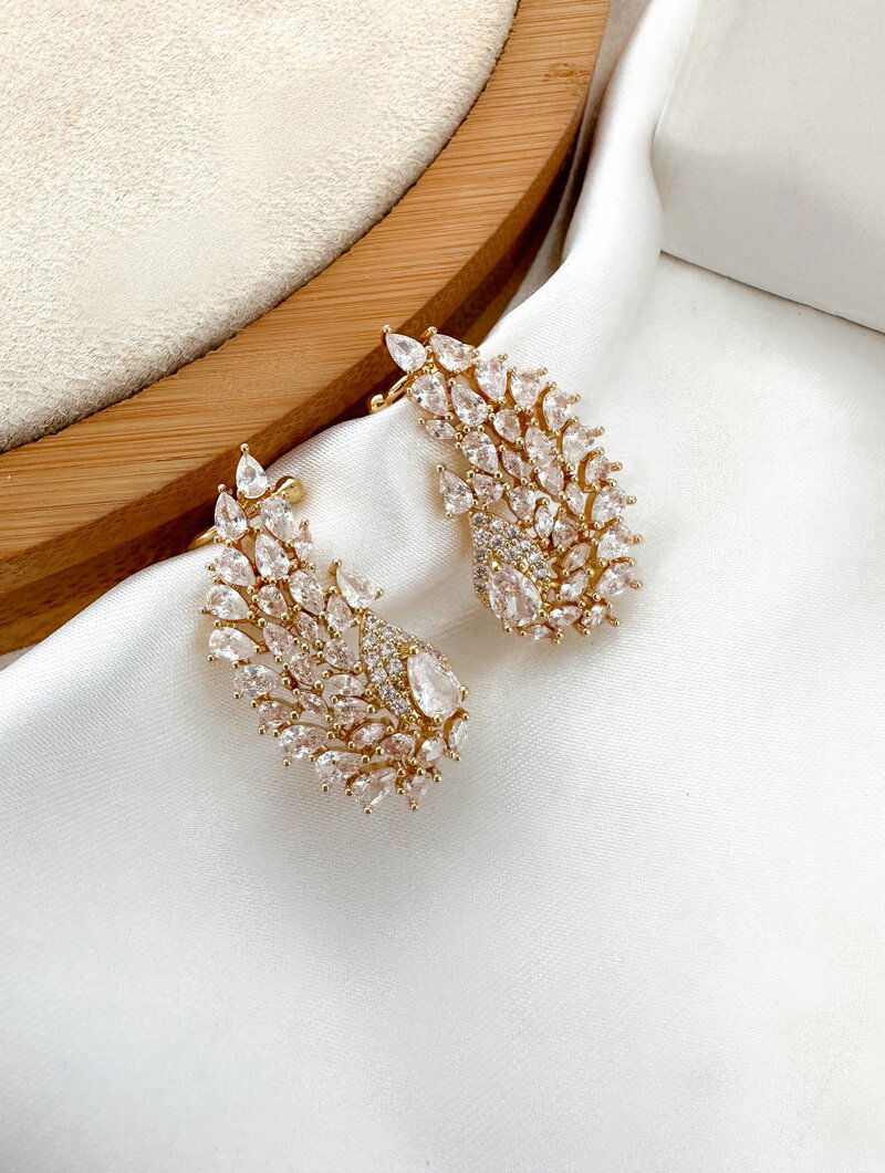 Brinco Folheado a Ouro 18k e Prata Ear Cuff Floral