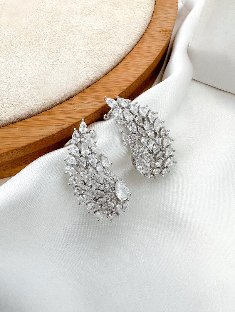 Brinco Folheado a Ouro 18k e Prata Ear Cuff Floral