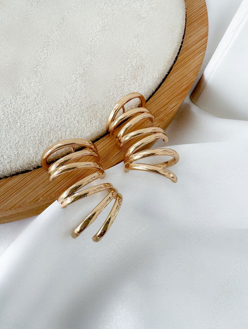 Brinco Folheado a Ouro 18k e Prata Ear Cuff Sete Fios Lisos