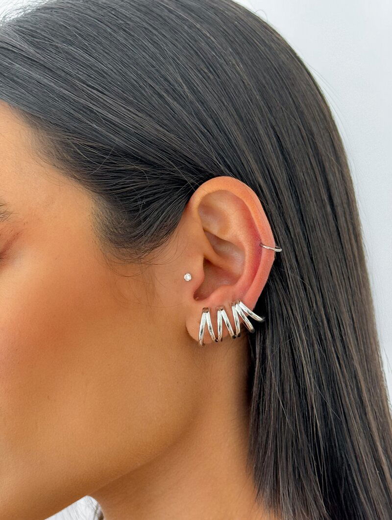 Brinco Folheado a Ouro 18k e Prata Ear Cuff Sete Fios Lisos