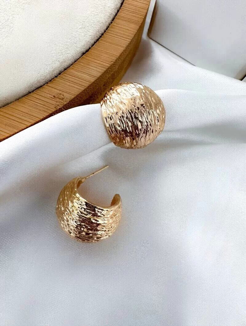 Brinco Folheado a Prata Esfera Escovada