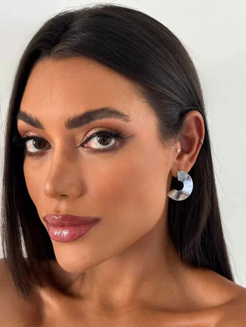 Brinco Folheado a Ouro 18k e Prata Fio Liso com Ponta Torcida