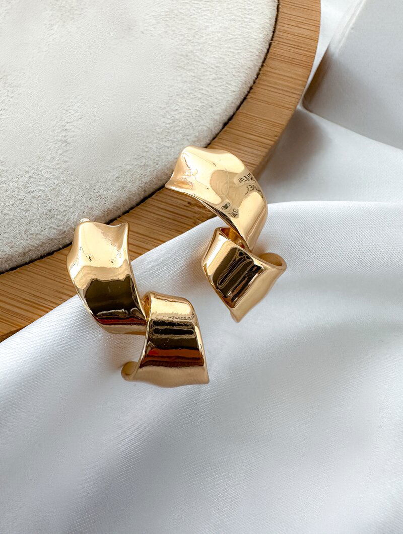 Brinco Folheado a Ouro 18K e Prata Fio Torcido