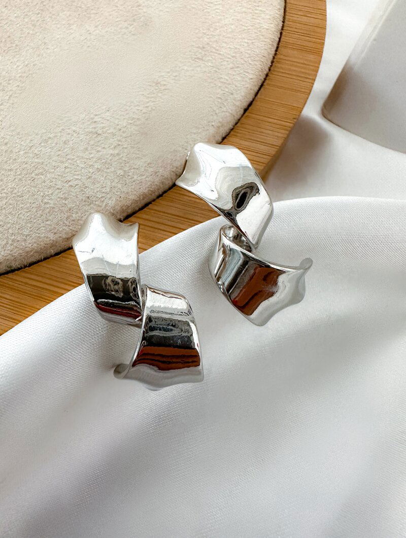 Brinco Folheado a Ouro 18K e Prata Fio Torcido