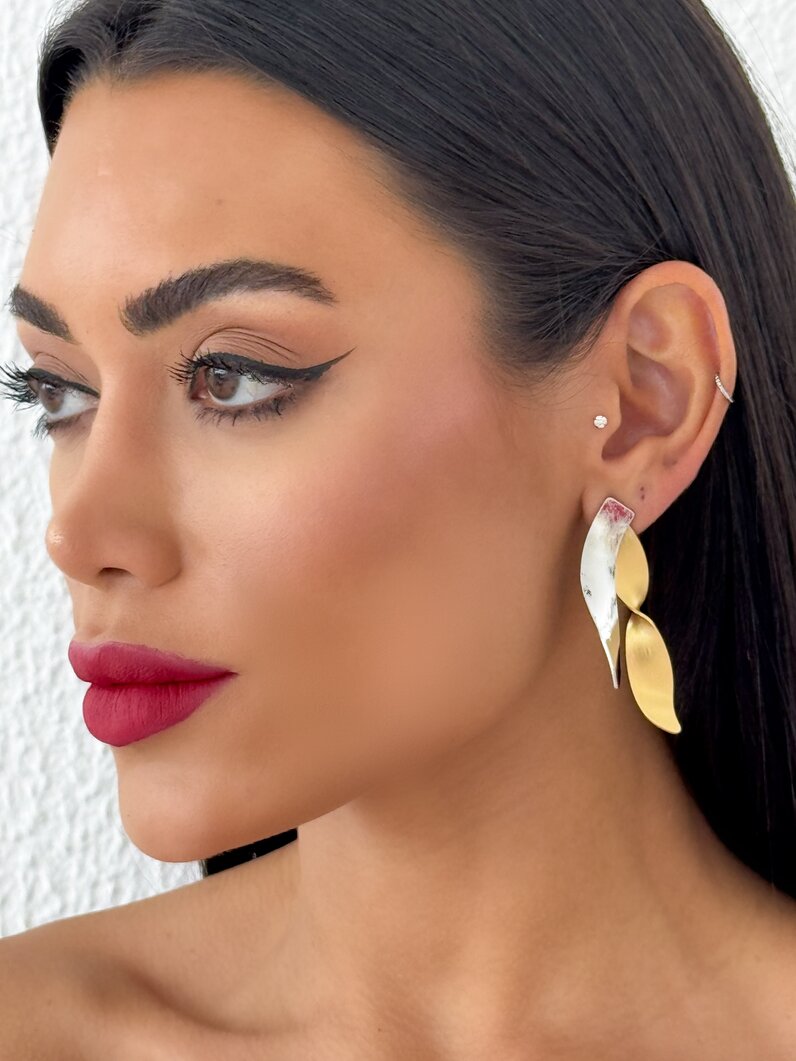 Brinco Folheado a Ouro 18K e Prata Fios Ondulado Texturizado