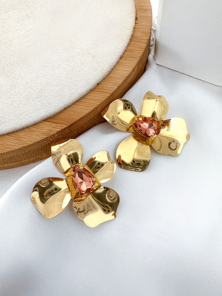 brinco folheado a ouro 18k e prata flor com zircônia central