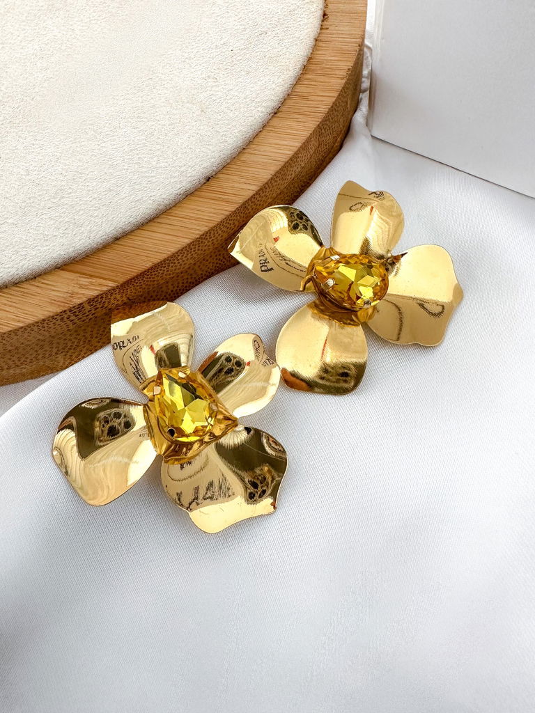 brinco folheado a ouro 18k e prata flor com zircônia central