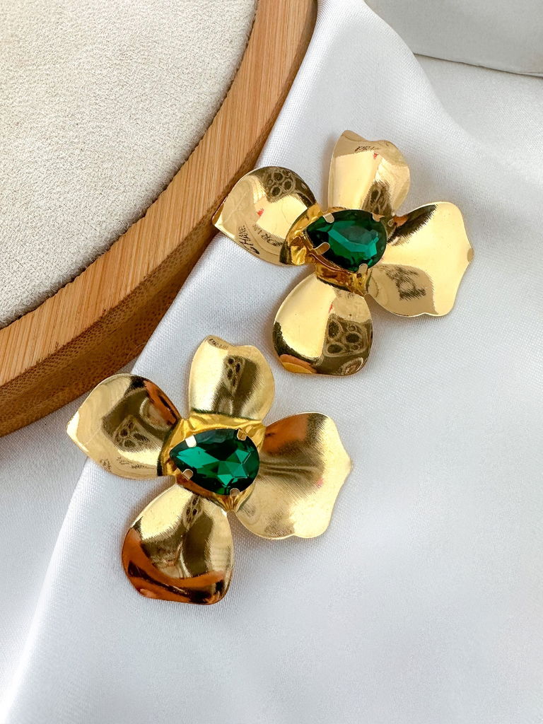 brinco folheado a ouro 18k e prata flor com zircônia central