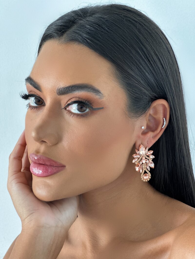 Brinco Folheado a Ouro 18k e Prata Flor de Zircônia com Detalhes Cravejados