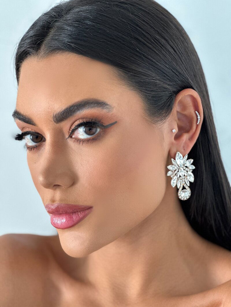 Brinco Folheado a Ouro 18k e Prata Flor de Zircônia com Detalhes Cravejados