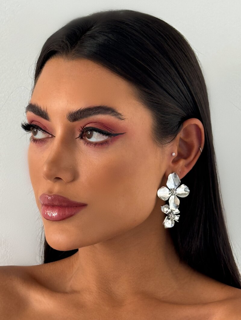 Brinco Folheado a Ouro 18k e Prata Flor Dupla Martelada