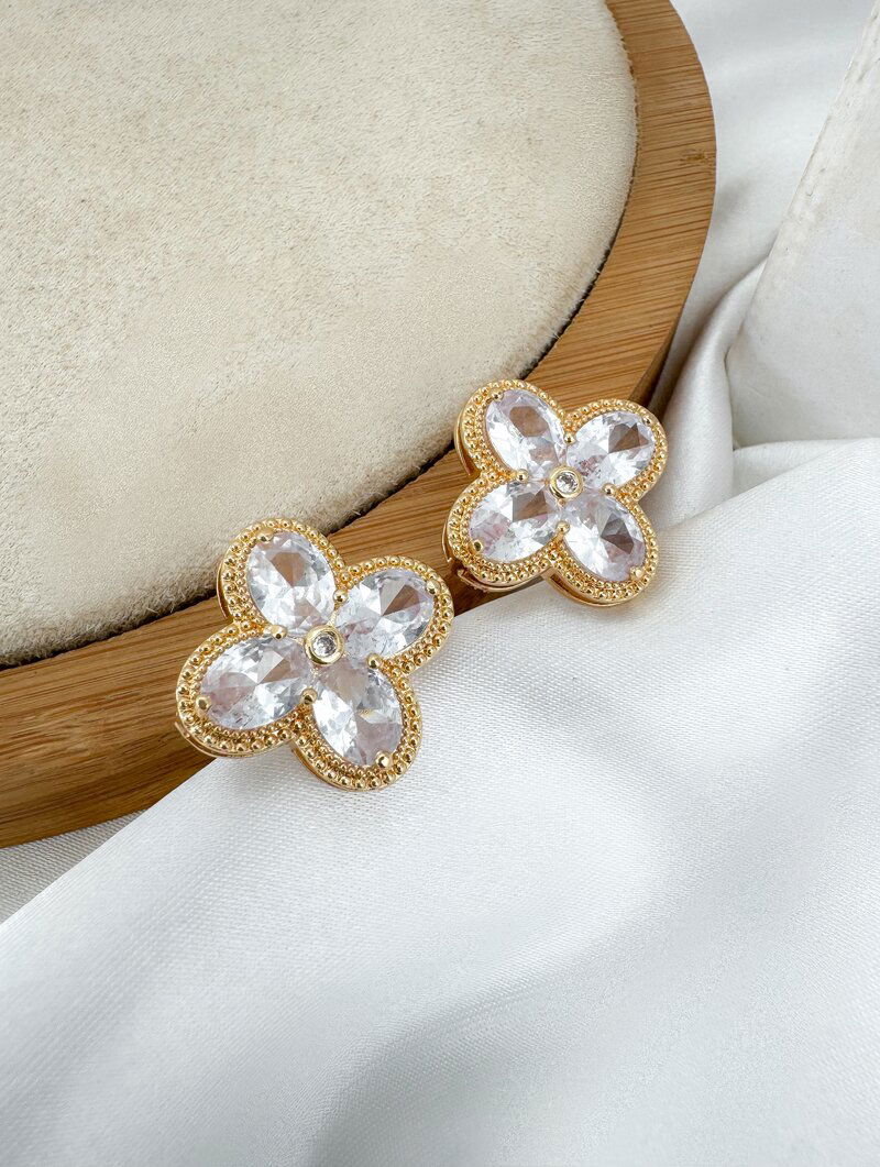 Brinco Folheado a Ouro 18k e Prata Flor Luxo 'Inspiração'