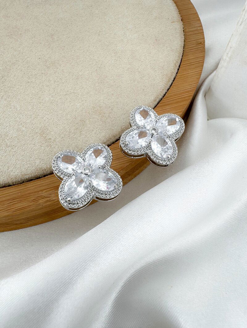 Brinco Folheado a Ouro 18k e Prata Flor Luxo 'Inspiração'