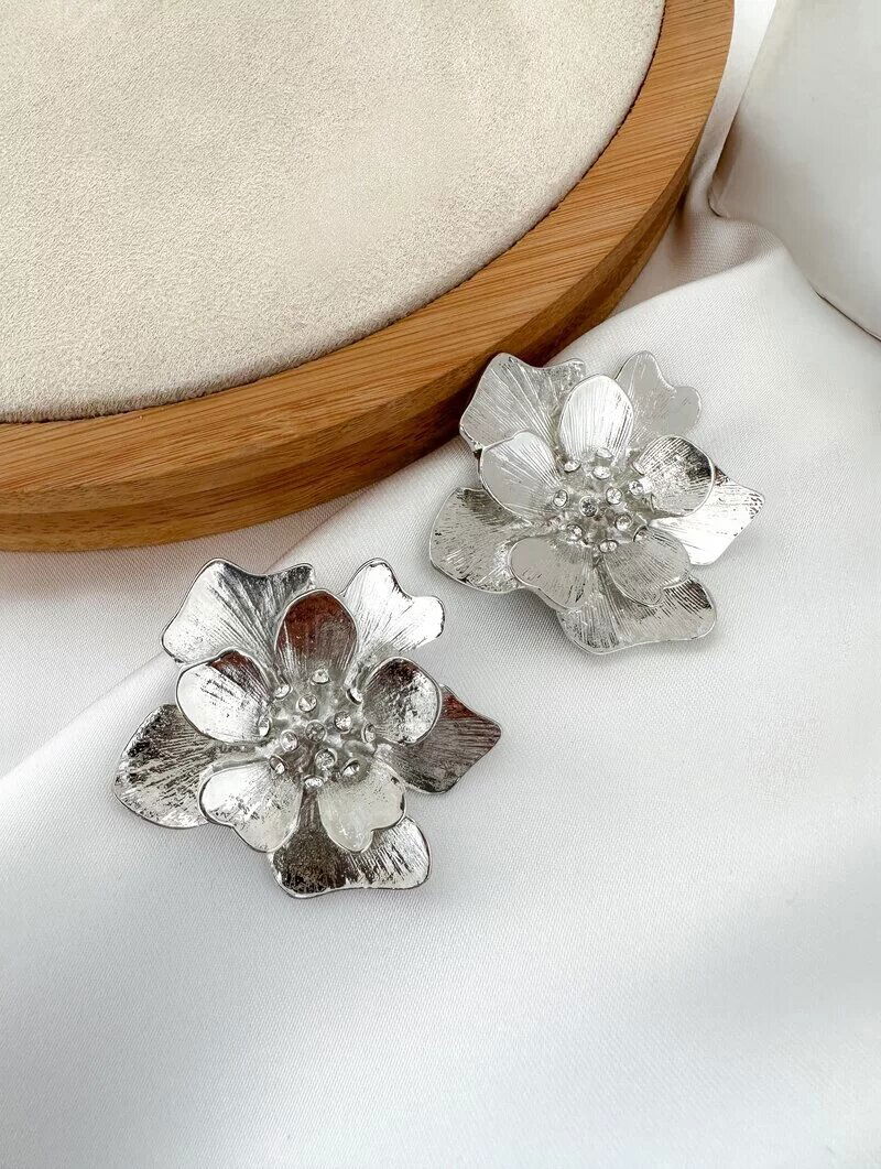 Brinco Folheado a Ouro 18k e Prata Flor Luxo