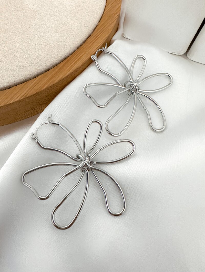 Brinco Folheado a Ouro 18k e Prata Flor Orgânica