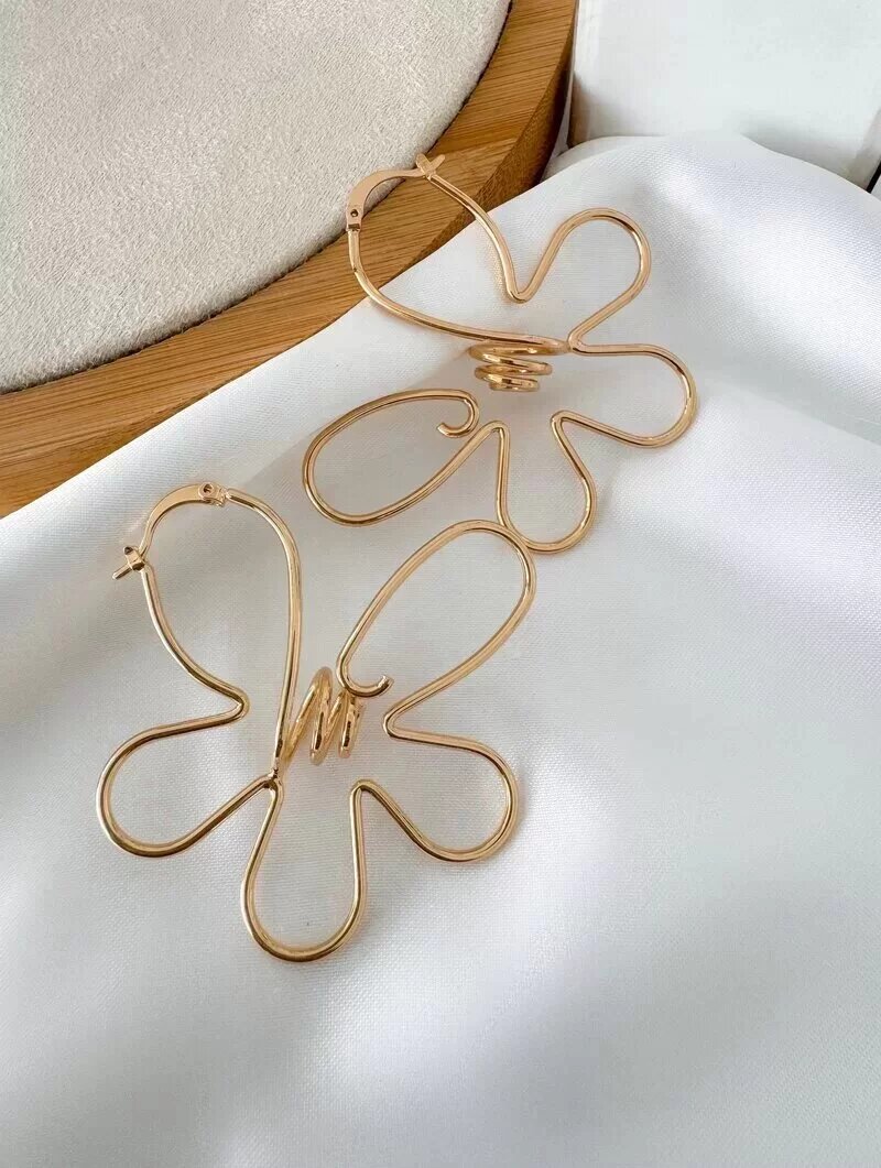 Brinco Folheado a Ouro 18k e Prata Flor Orgânica