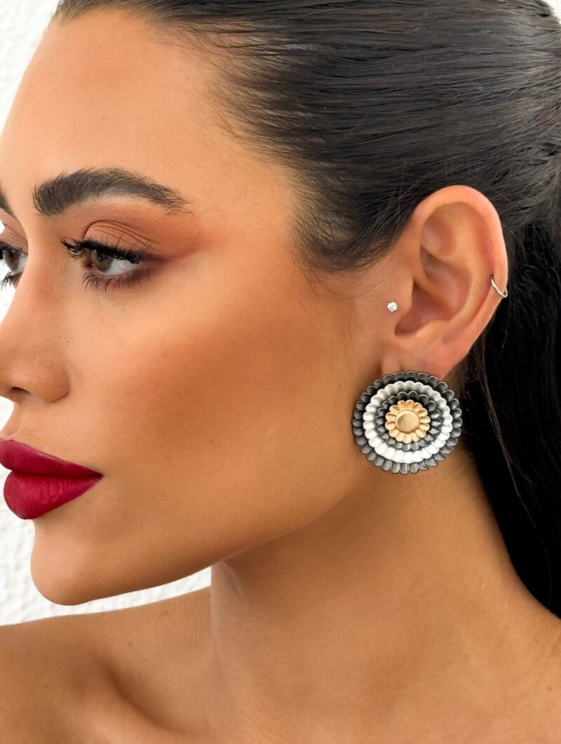 Brinco Folheado a Ouro 18k e Prata Flor Quatro Camadas