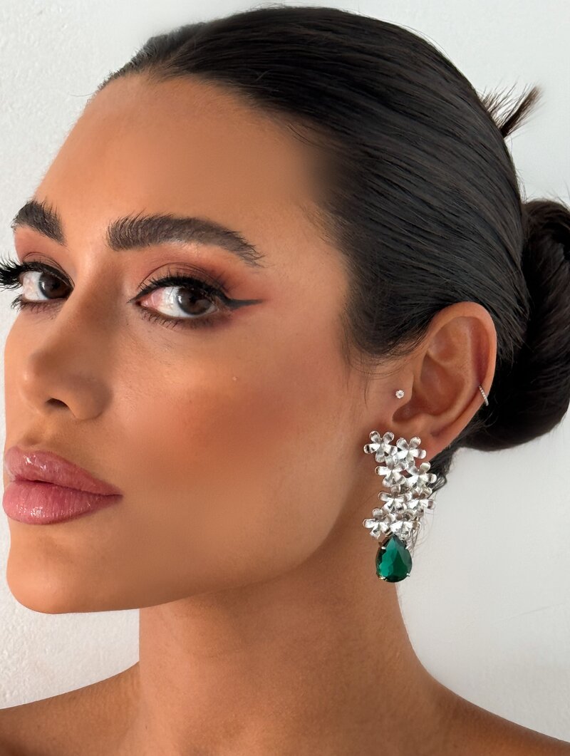 Brinco Folheado a Ouro 18k e Prata Floral com Gota de Chaton