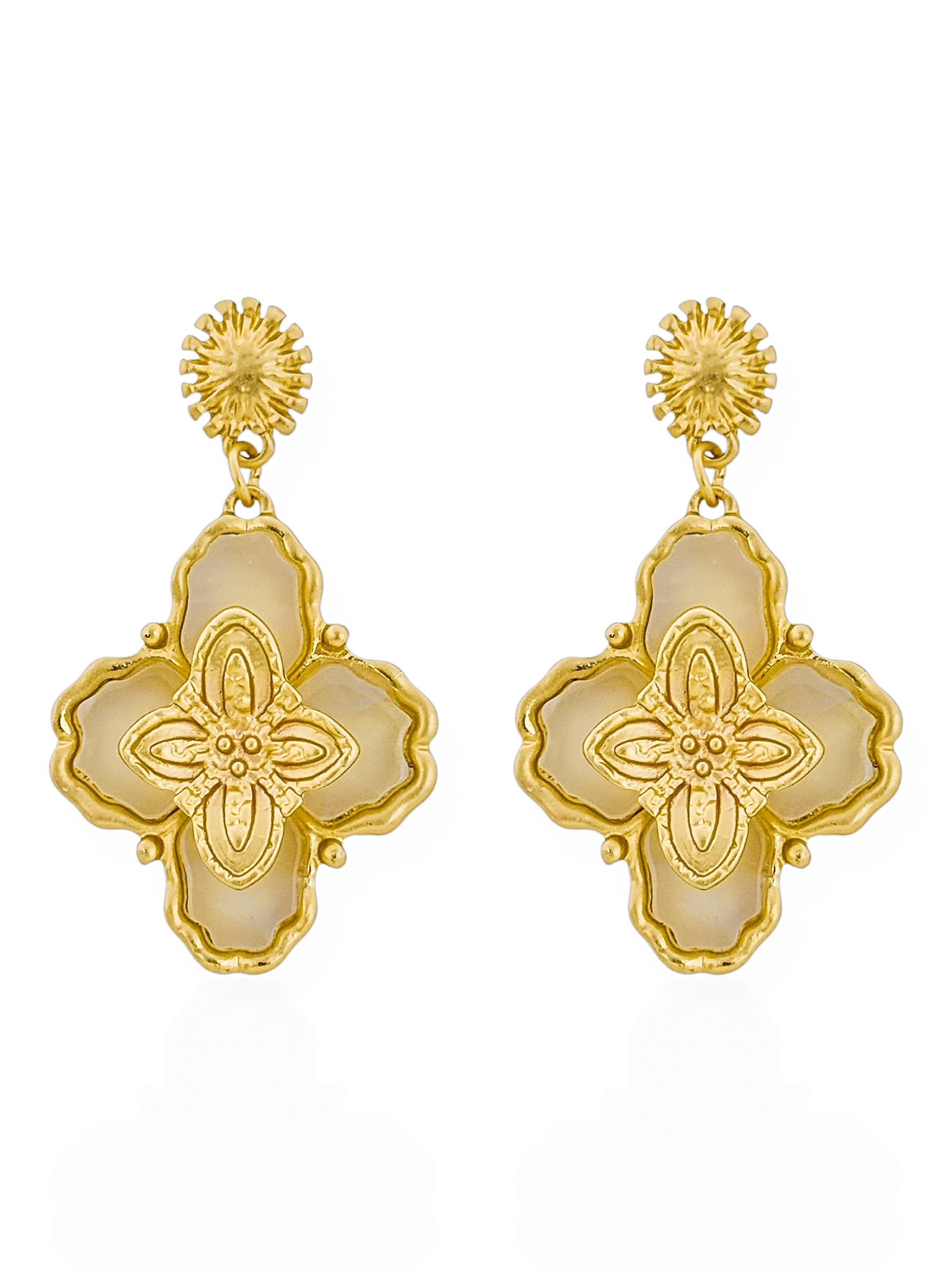 Brinco Folheado a Ouro 18k e Prata Floral Resinado