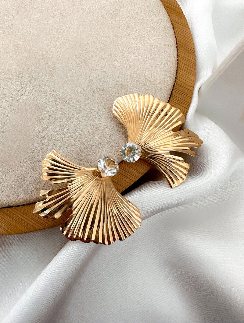 Brinco Folheado a Ouro 18k e Prata Folha Martelada com Zircônia