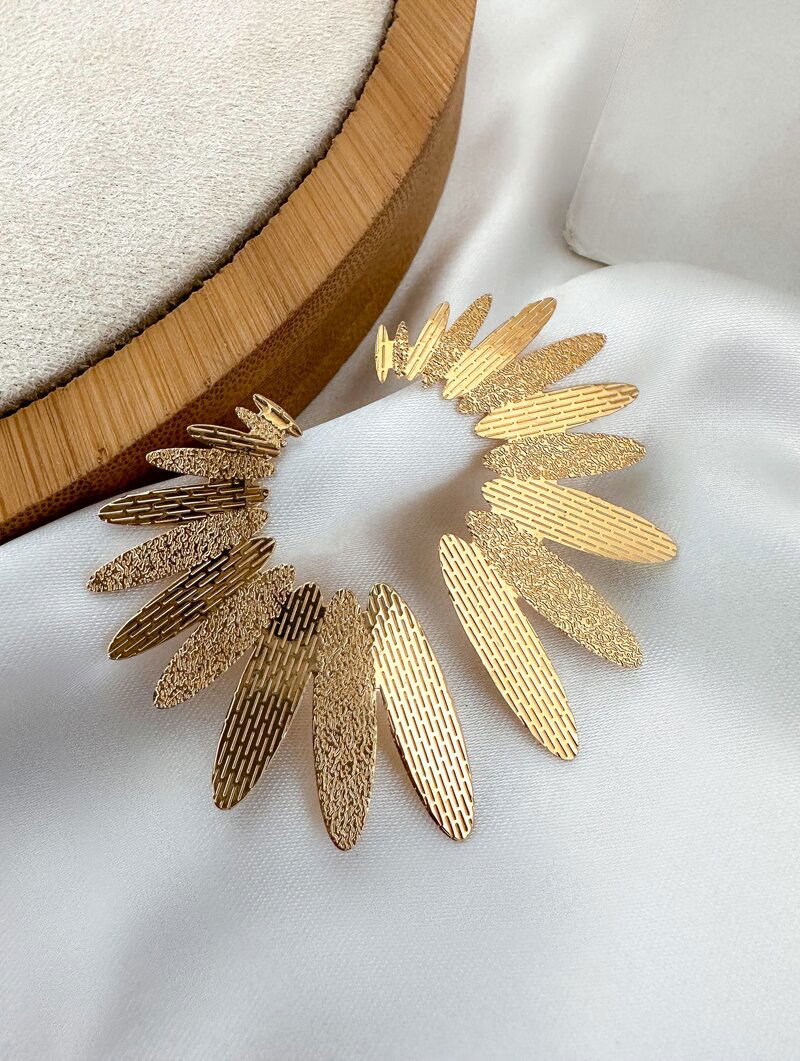 Brinco Folheado a Ouro 18k e Prata Folhas Texturizadas