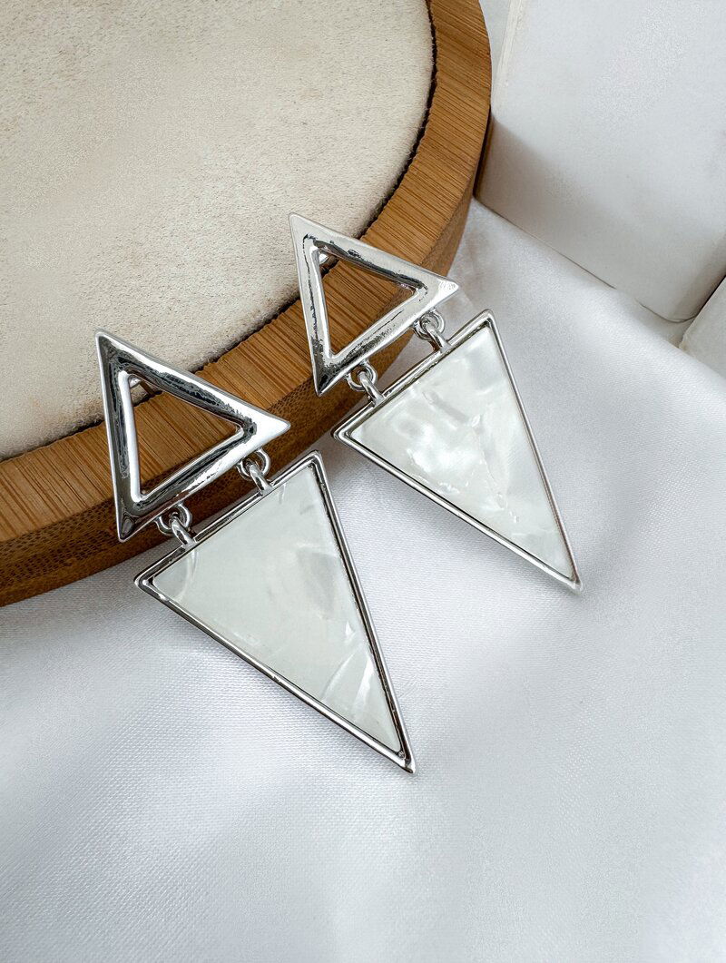 Brinco Folheado a Ouro 18k e Prata Geométrico com Detalhe Marmorizado