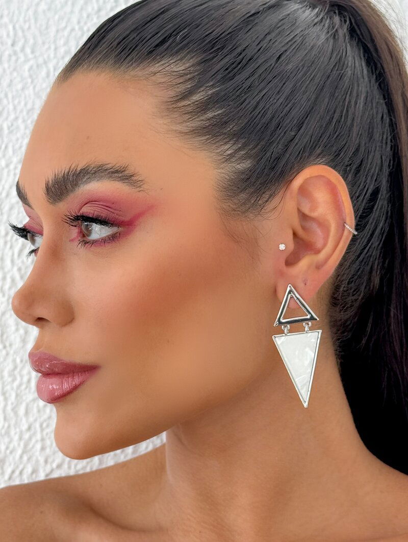 Brinco Folheado a Ouro 18k e Prata Geométrico com Detalhe Marmorizado