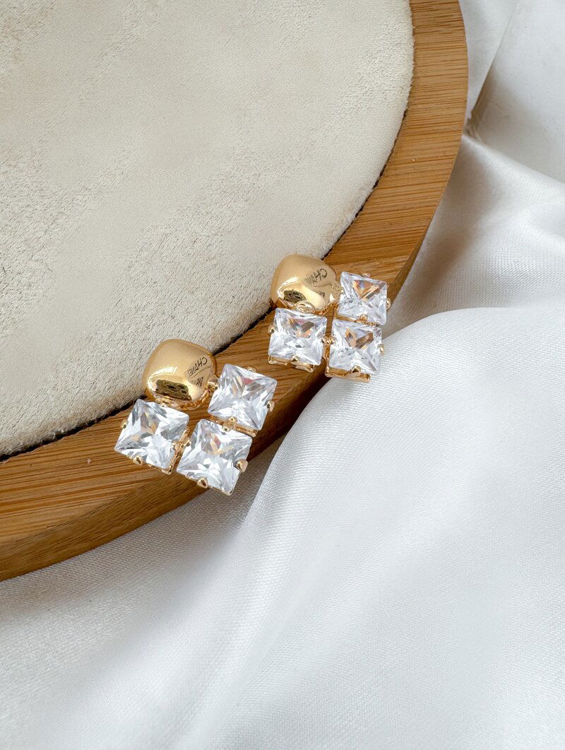 Brinco Folheado a Ouro 18k e Prata Geométrico com Zircônias