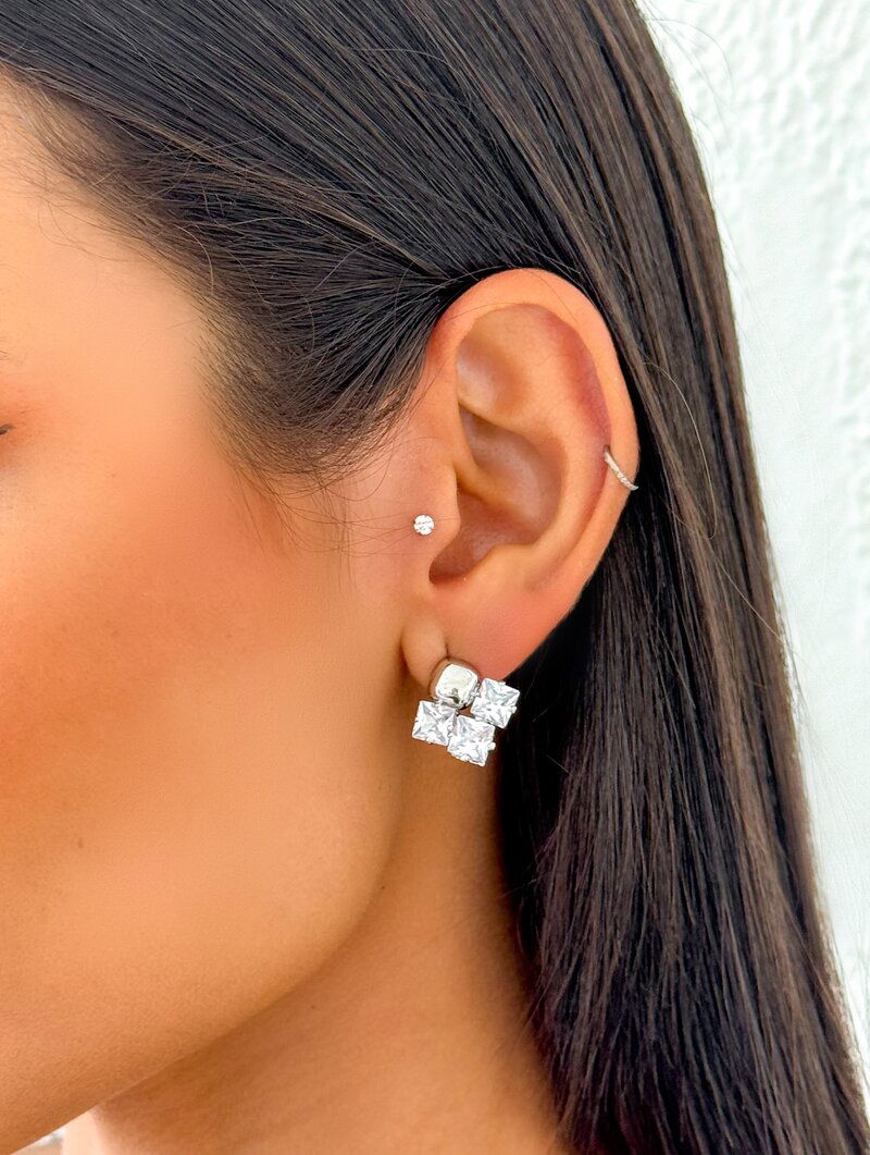 Brinco Folheado a Ouro 18k e Prata Geométrico com Zircônias