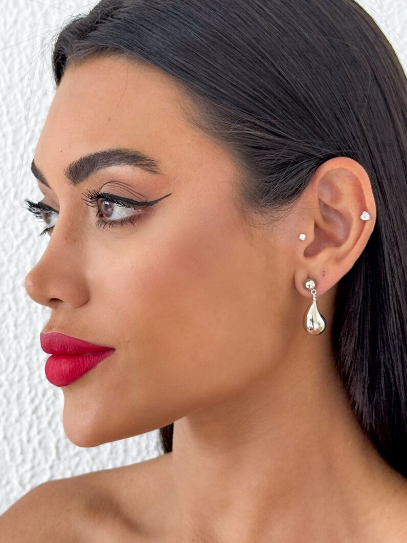 Brinco Folheado a Ouro 18k e Prata Gota Com Esfera