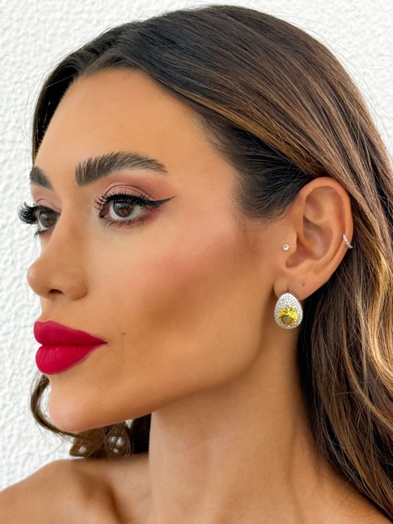 Brinco Folheado a Ouro 18k e Prata Gota Cravejada Com Cristal