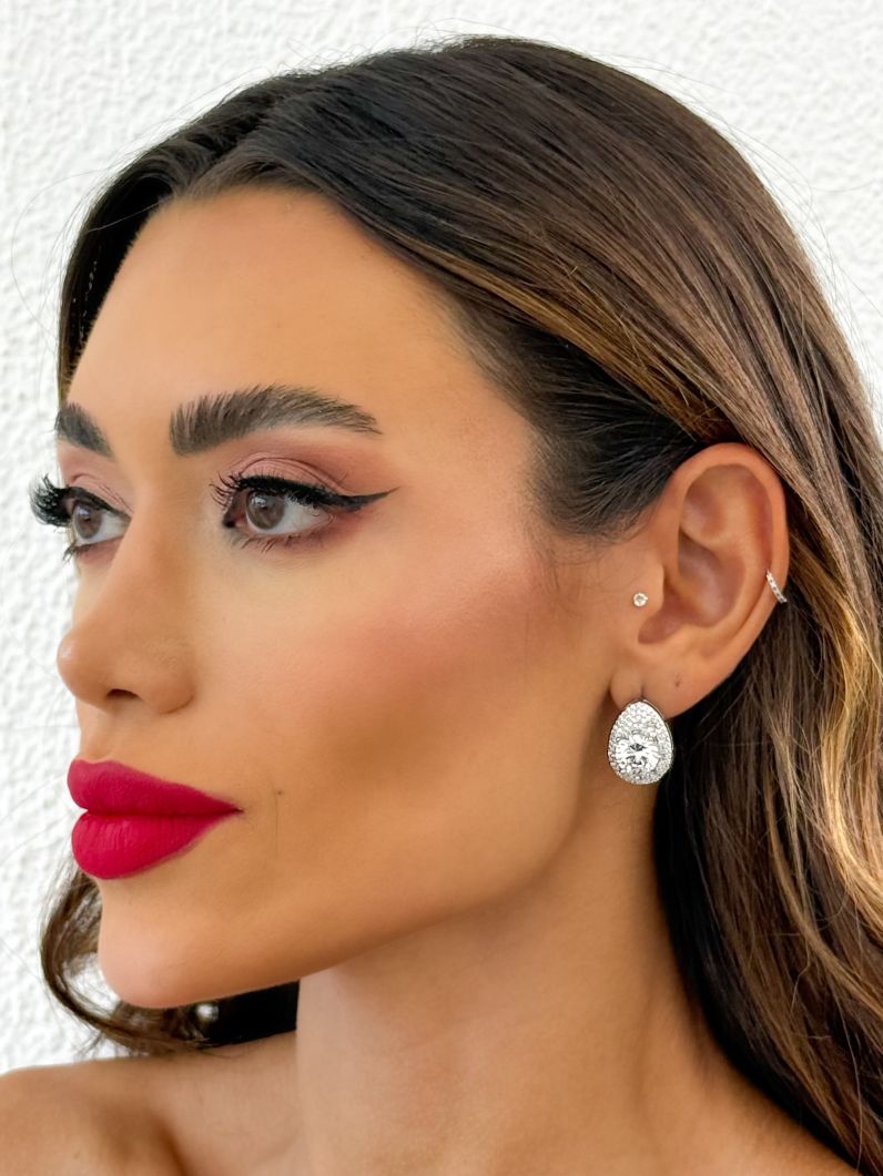 Brinco Folheado a Ouro 18k e Prata Gota Cravejada Com Cristal