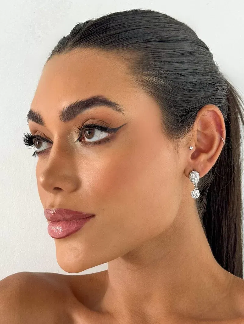 Brinco Folheado a Ouro 18k e Prata Gota Cravejada com Zircônia