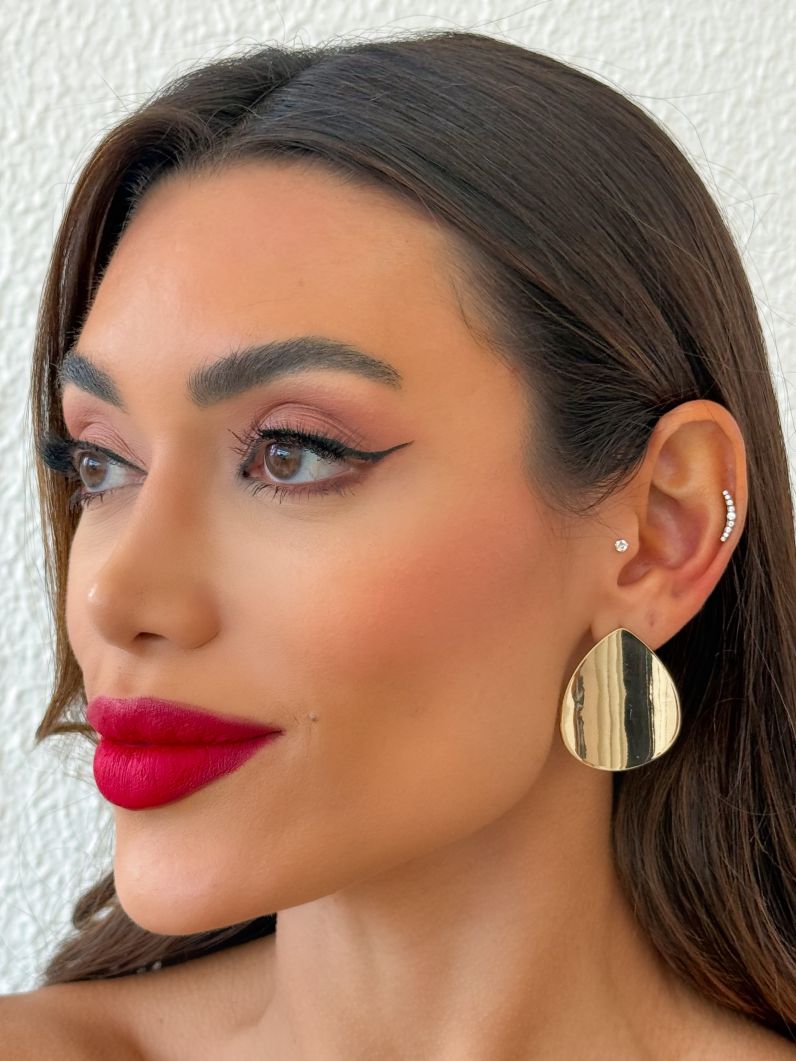 Brinco Folheado a Ouro 18k e Prata Gota Curva Lisa