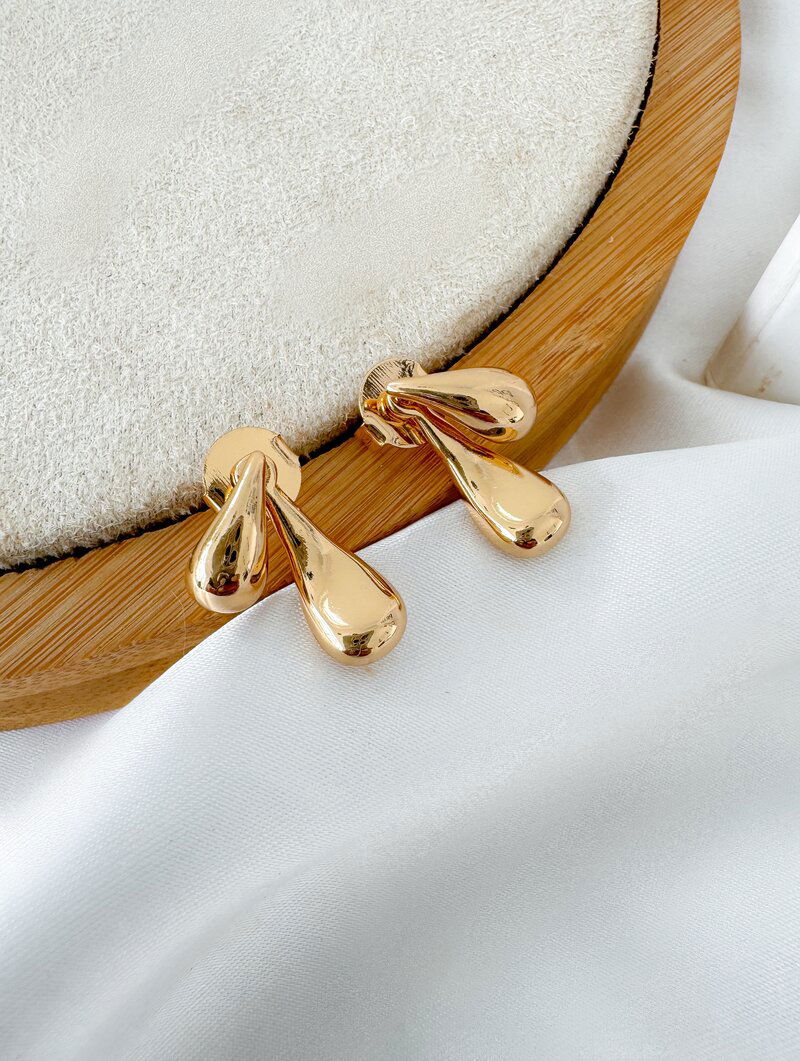 Brinco Folheado a Ouro 18k e Prata Gota Dupla Lisa