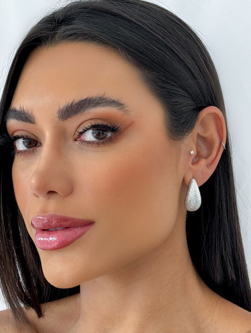 Brinco Folheado a Ouro 18k e Prata Gota Estonada