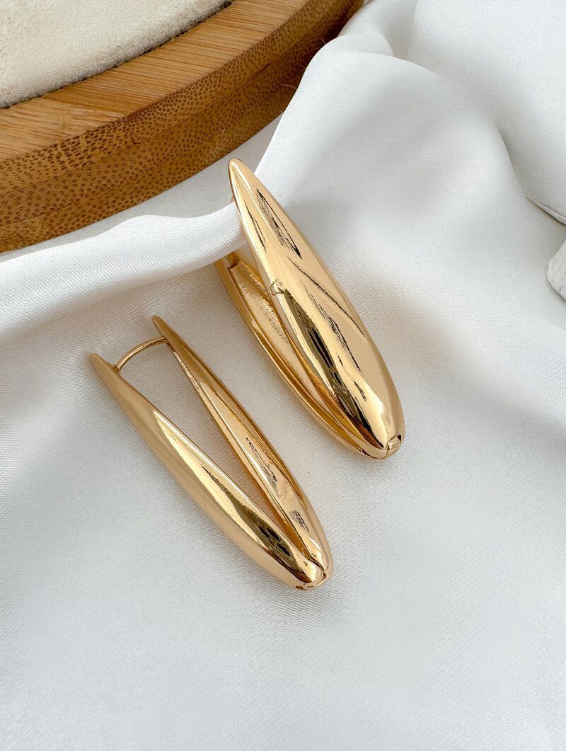 Brinco Folheado a Ouro 18k e Prata Gota Fina Lisa