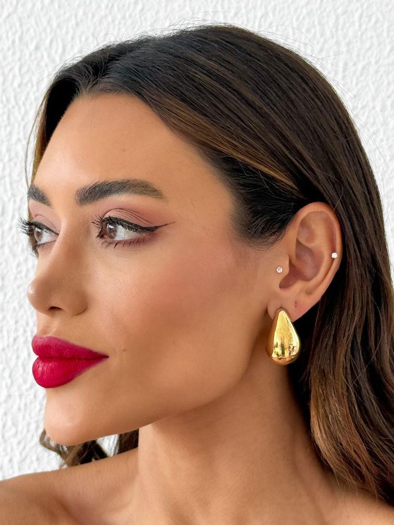 Brinco Folheado a Ouro 18k e Prata Gota Lisa