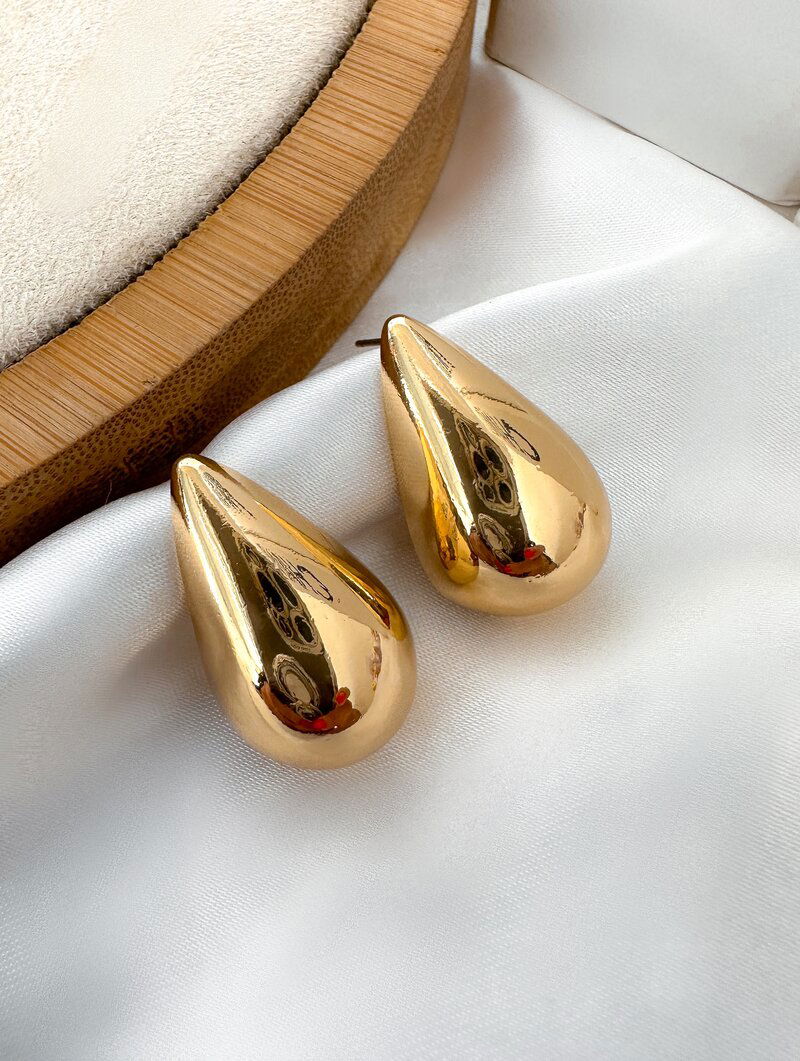 Brinco Folheado a Ouro 18K e Prata Gota Lisa M