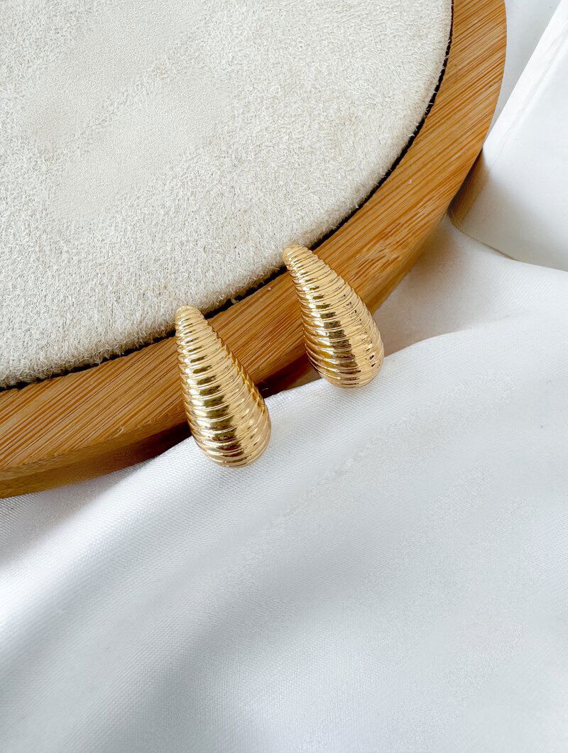 Brinco Folheado a Ouro 18k e Prata Gota Listrada M