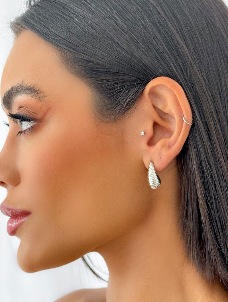 Brinco Folheado a Ouro 18k e Prata Gota Listrada M