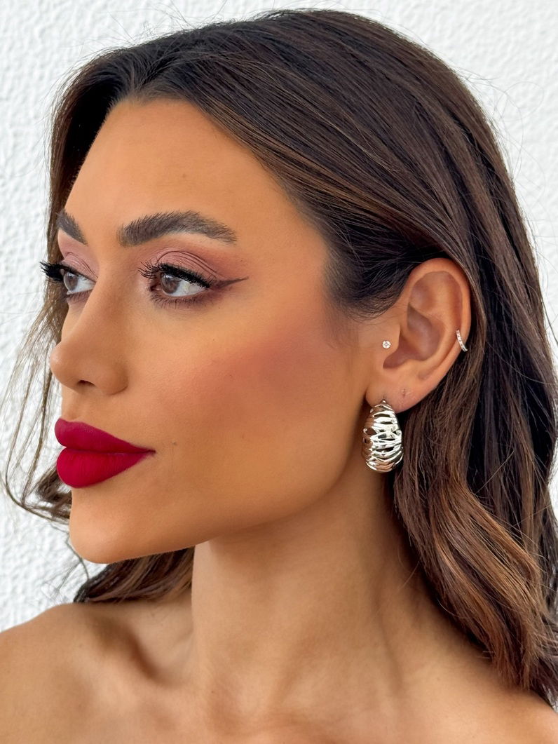 Brinco Folheado a Ouro 18k e Prata Gota Orgânica Vazada