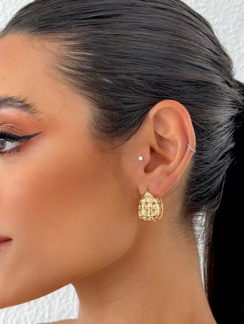 Brinco Folheado a Ouro 18k e Prata Gota Texturizada com Fecho